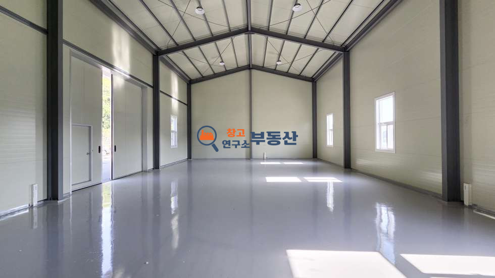 경기 파주시 검산동 #48평 #2종사무소 #신축 #단독마당 #높은층고 #즉시입주 #도로변 #40피트 월세 매물번호 17539 사진 2