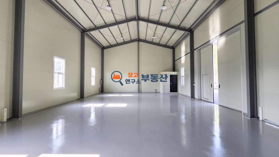 경기 파주시 검산동 #48평 #2종사무소 #신축 #단독마당 #높은층고 #즉시입주 #도로변 #40피트 월세 매물번호 17539 사진 6