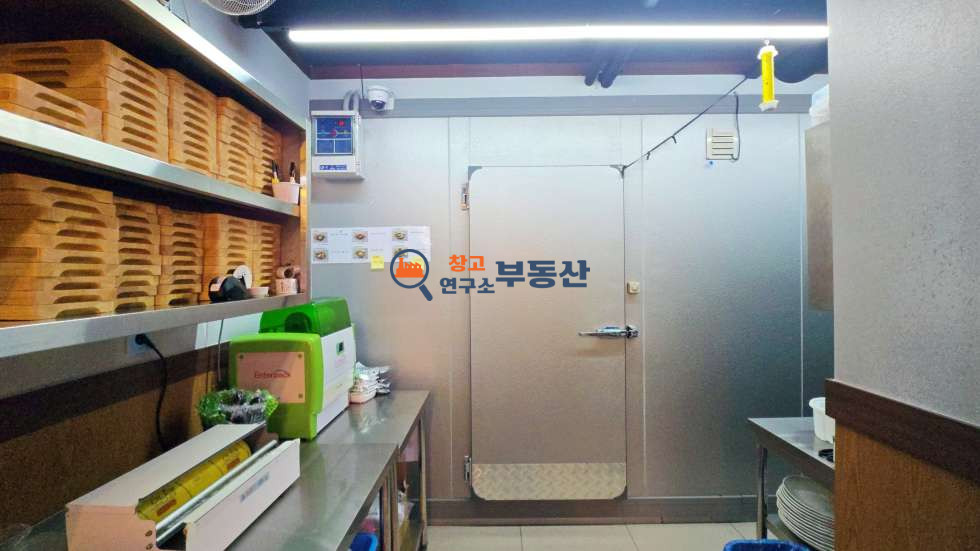 경기 고양일산서구 덕이동 #291평 #2종근생 #대로변 #단독건물 #하수직관 #고깃집적합 #대형주차장 #즉시입주 월세 매물번호 17044 사진 4