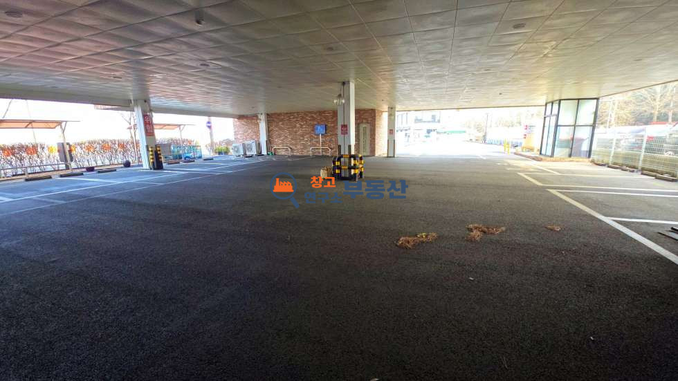 경기 고양일산서구 대화동 #241평 #2종근생 #대화동 #4차선코너 #대형상업시설 #전용주차40대 #무권리 #즉시입주 월세 매물번호 17032 사진 4