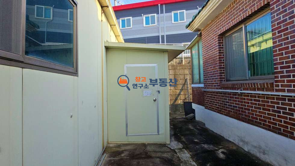 경기 고양일산서구 구산동 #60평 #창고시설 #넓은마당 #40ft #자유로IC인근 #즉시입주 월세 매물번호 16996 사진 3