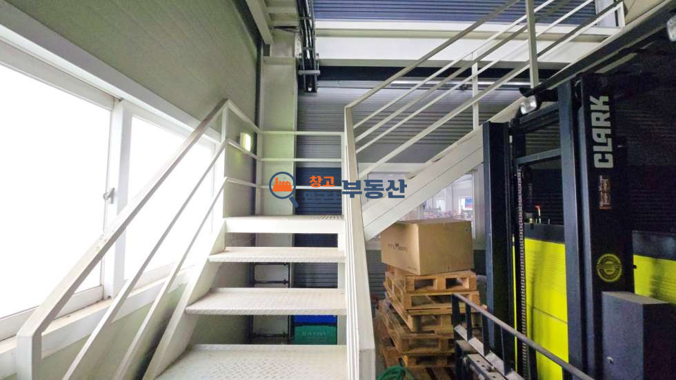 경기 고양일산서구 가좌동 #172평 #2종근생 #가좌동 #제조공장 #대형차가능 #전기30kw #화물리프트 #즉시입주 월세 매물번호 16977 사진 10