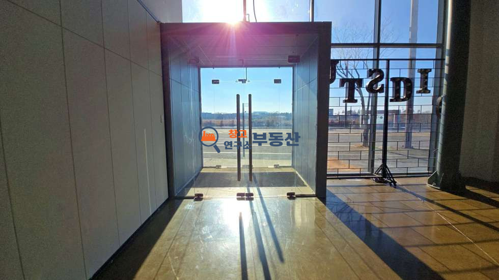 경기 파주시 문발동 #746평 #공장 #도심접#40ft #즉시입주 #화물/일반EV #냉난방완비 #스튜디오 사옥 추천 #자유로5분 월세 매물번호 16958 사진 12