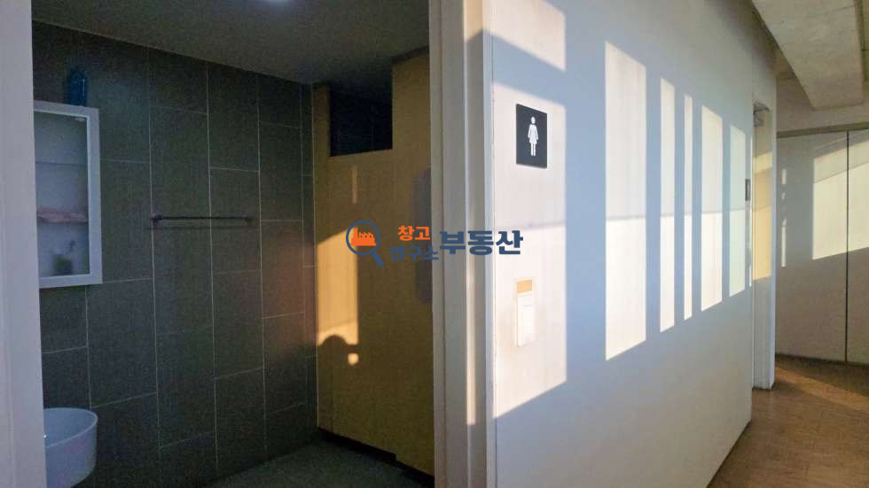 경기 파주시 문발동 #24평 #3층일부 #공장용도#냉난방완비 #하수직관 #즉시입주 #지하주차장 #사무실추천 월세 매물번호 16954 사진 7