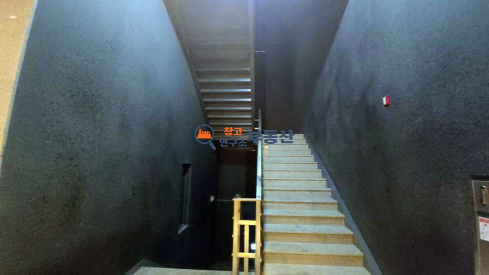 경기 고양일산서구 덕이동 #연1120평 #1,2종근생 #총4개층#272평+224평+182평#40ft가능 #준신축 #즉시입주 #상업시설 #사옥추천 월세 매물번호 16942 사진 9