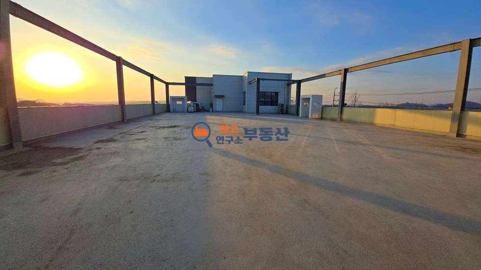 경기 파주시 신촌동 #204평 #판매시설 #3층중3층 #신축 #테라스포함 #즉시입주 #대형차진입 #상업시설추천 #노출굿 월세 매물번호 16917 사진 4