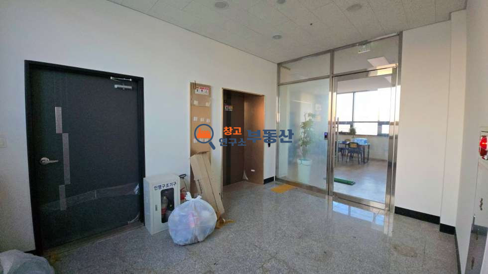 경기 파주시 신촌동 #204평 #판매시설 #3층중3층 #신축 #테라스포함 #즉시입주 #대형차진입 #상업시설추천 #노출굿 월세 매물번호 16917 사진 5