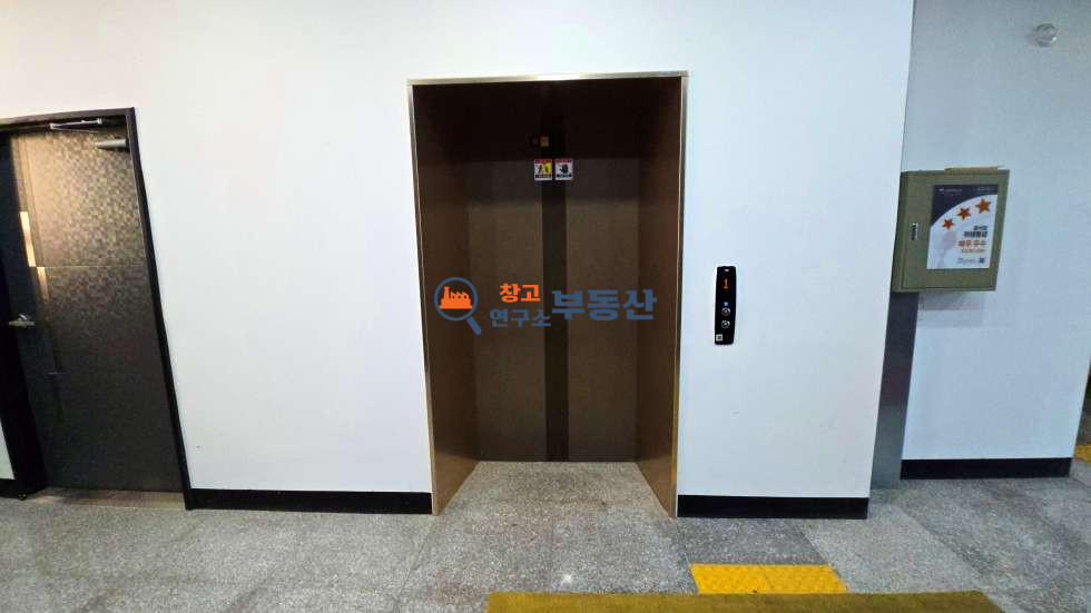 경기 파주시 신촌동 #395평 #판매시설 #3층중 2층전체 #신축#즉시입주 #대형차진입 #상업시설추천 #노출굿 월세 매물번호 16916 사진 3