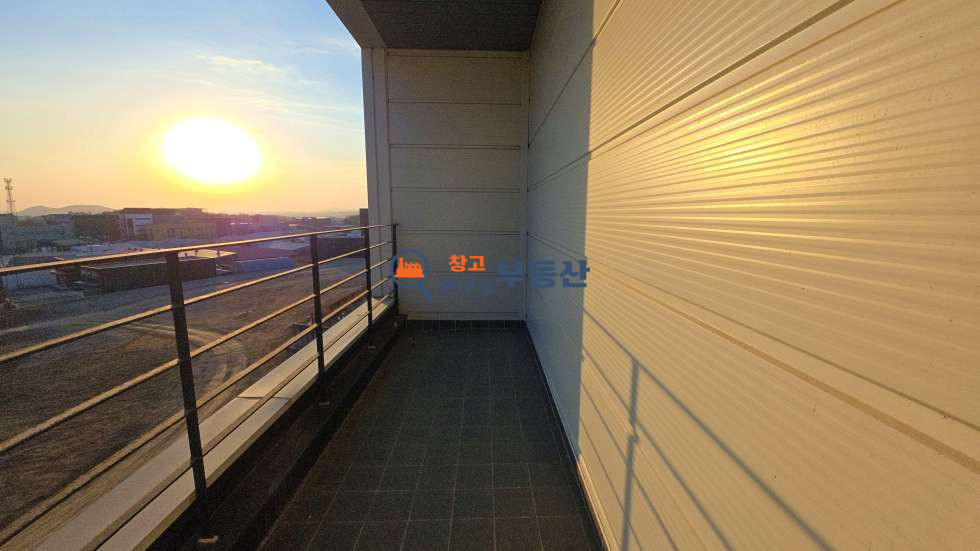 경기 파주시 신촌동 #395평 #판매시설 #3층중 2층전체 #신축#즉시입주 #대형차진입 #상업시설추천 #노출굿 월세 매물번호 16916 사진 7