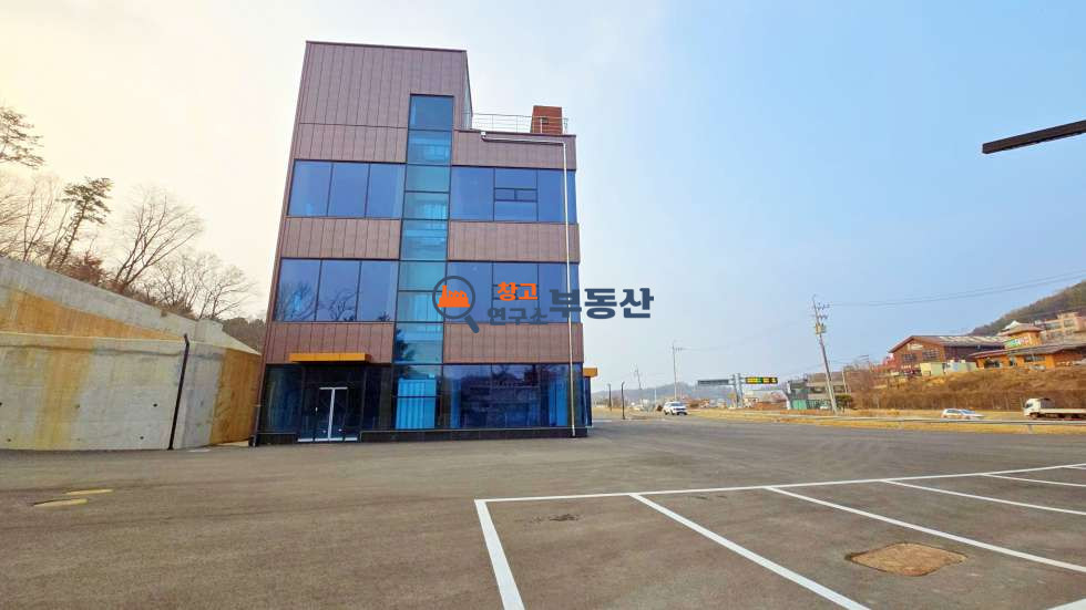 경기 파주시 탄현면 성동리 #전용300평 #2종근생 #40ft가능 #4차선변 #즉시입주 #대형주차장 #통건물 월세 매물번호 16898 사진 8
