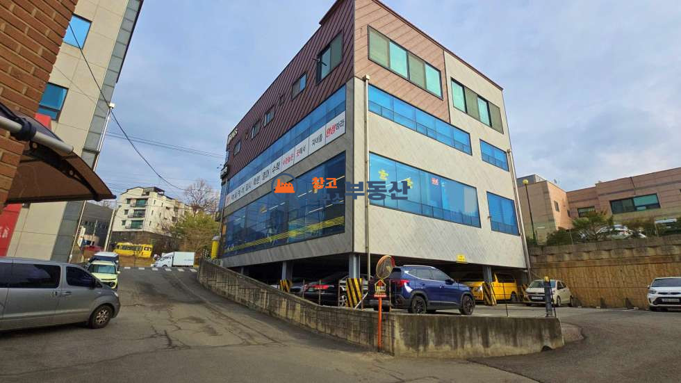 경기 고양일산서구 덕이동 #37평 #2종근생 #대로변#즉시입주 #대형주차장 #상업시설 #하수직관 월세 매물번호 16835 사진 2