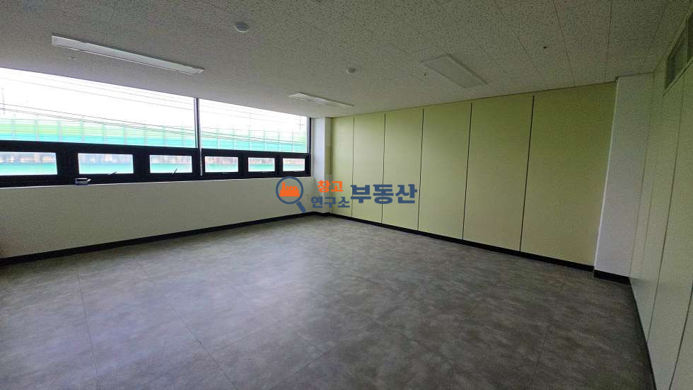 경기 고양덕양구 현천동 #13평 #3층일부#2종근생 #냉난방완비 #서울인접 #즉시입주 #노출굿 #사무실추천 월세 매물번호 16804 사진 8