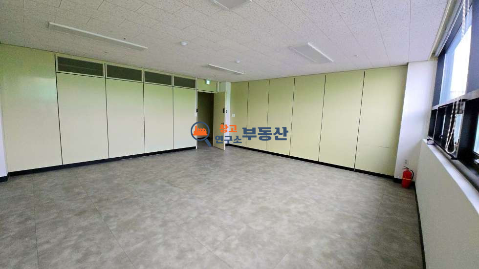 경기 고양덕양구 현천동 #13평 #3층일부#2종근생 #냉난방완비 #서울인접 #즉시입주 #노출굿 #사무실추천 월세 매물번호 16804 사진 9