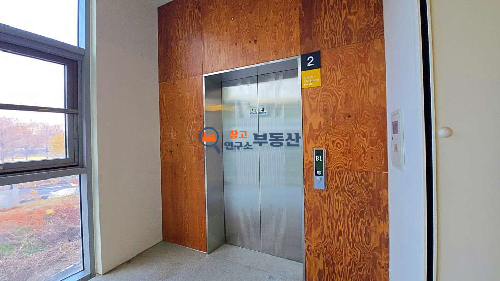 경기 파주시 문발동 #79평 #공장#2층전체임대 #소극장 #40FT가능 #방음벽 완비#내부화장실 월세 매물번호 16669 사진 7