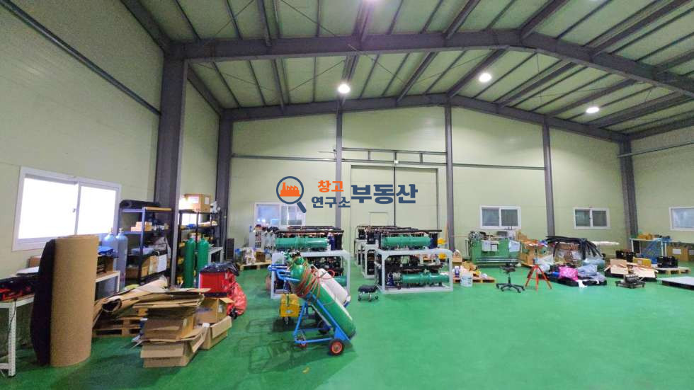 경기 파주시 야동동 #공장매매 #대1579평 #건230평 #가설120평 #총2동(115+115)#컨테이너사무실(2층구성) #전기80 #월롱ic3분 #대형마당 #단독마당 #40ft #평당234 매매 매물번호 16663 사진 7