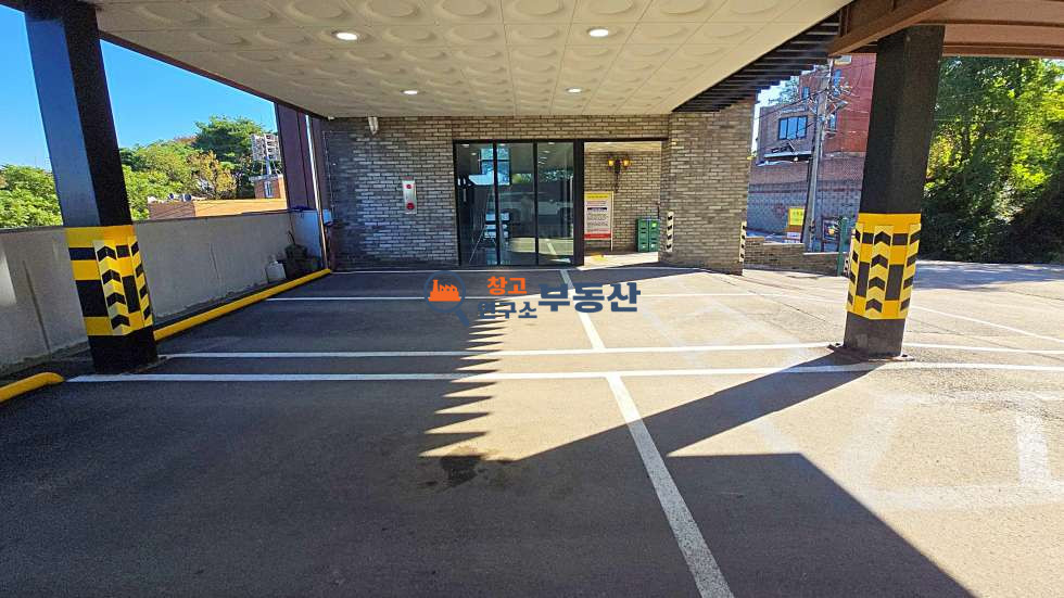 경기 고양덕양구 행주외동 #148평 #2종근생 #즉시입주 #필로티주차장 #하수직관 #루프탑카페 #권리금없음 #한강뷰 #교통최상 월세 매물번호 16533 사진 4