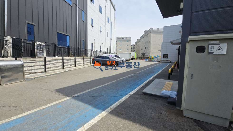 경기 고양일산서구 덕이동 #식품공장매매 #대지397평 #연214평 (107평씩 총2층)#계획관리 #평당1,189#하수직관 #해썹시설 #화물EV 매매 매물번호 15551 사진 3