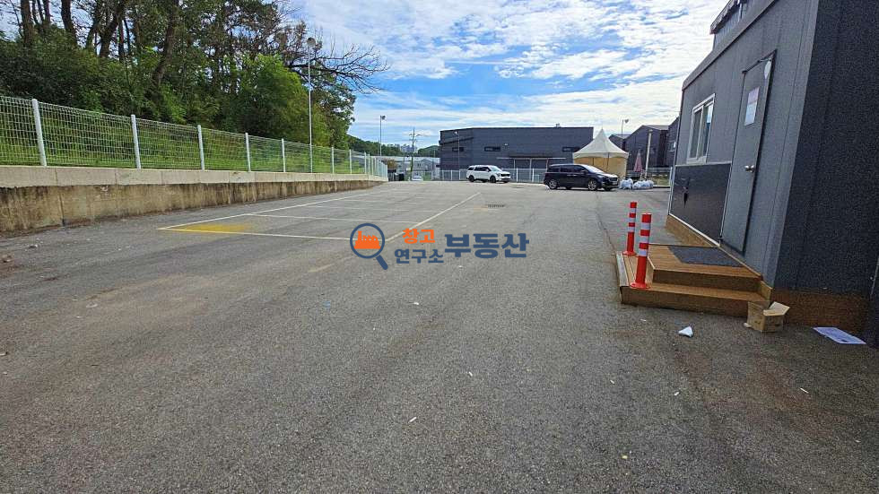 경기 파주시 탄현면 오금리 #공장매매#대824평 #연293평 #단독마당 #준신축 #계획관리 #낙하ic5분 매매 매물번호 16407 사진 2