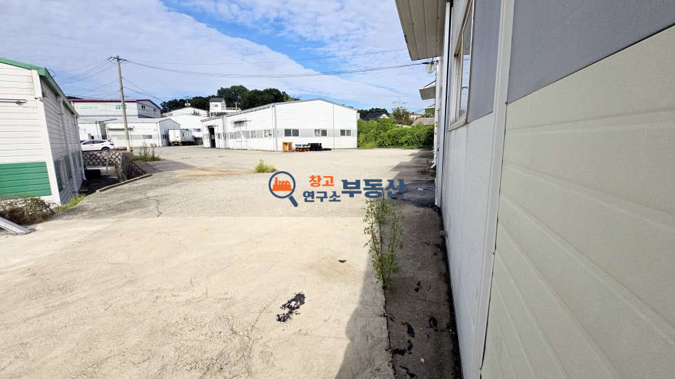 경기 고양일산서구 구산동 131평 #2종제조 #총3동(60평+36평+36평) #저렴임대료 #단독대형마당 #즉시입주 #민원無 #40ft가능 월세 매물번호 16359 사진 2