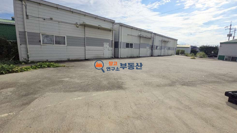 경기 고양일산서구 구산동 131평 #2종제조 #총3동(60평+36평+36평) #저렴임대료 #단독대형마당 #즉시입주 #민원無 #40ft가능 월세 매물번호 16359 사진 3