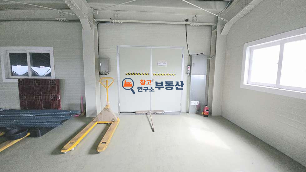 경기 파주시 탄현면 축현리 #241평#대지684평#가설천막 #하수직관 #계획관리 #40ft가능 # 화학업종가능 #화물EV #즉시입주 월세 매물번호 16268 사진 9