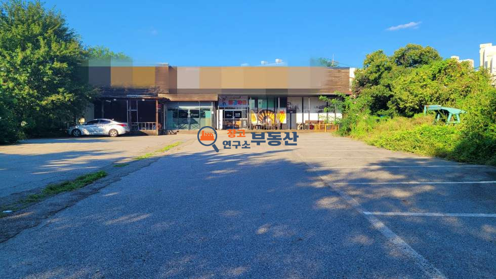경기 파주시 금촌동 #2종근생매매 #대지719평 #연180평 #자연녹지#대형단독마당#도심가 #상업시설추천#평당450 매매 매물번호 16245 사진 1