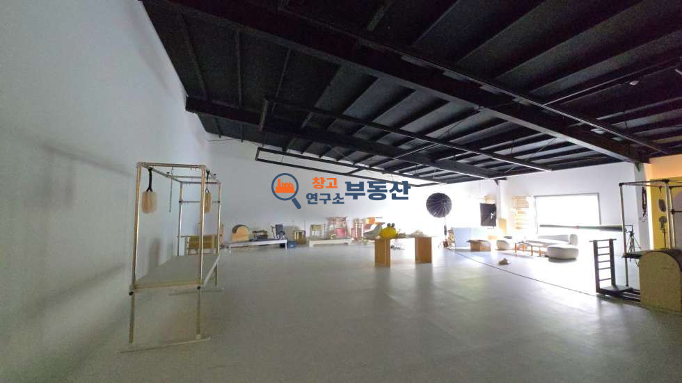 경기 파주시 월롱면 덕은리 #공장급매 #대지850평 #연402평 #40ft #계획관리 #대형단독마당#개발호재 #전기99kw#가설천막 #평당294 매매 매물번호 16242 사진 11