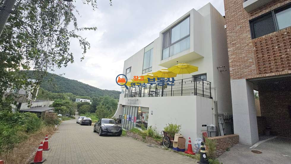 경기 파주시 탄현면 법흥리 #71평 #헤이리카페 #관광단지내 #고급인테리어 #즉시입주 #권리금협의 #자유로5분 월세 매물번호 16232 사진 3