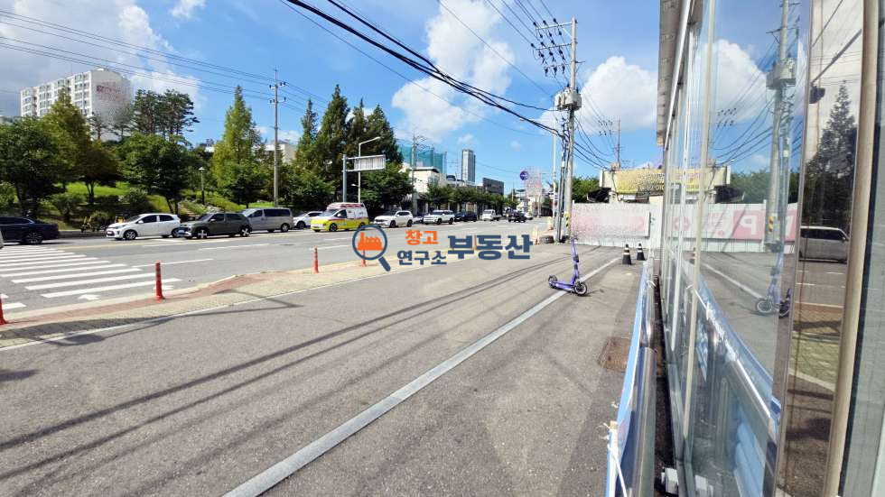 경기 고양일산서구 덕이동 #292평 #1종근생 #대로변 #초역세권#대형주차공간 #하수직관 #전시장 및 상업시설 추천 월세 매물번호 16223 사진 4