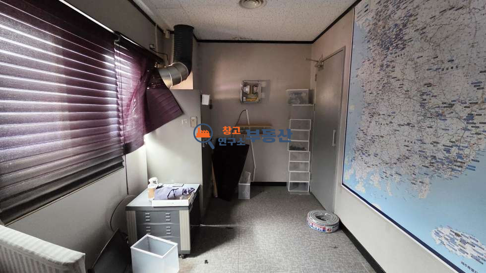 경기 고양일산서구 구산동 #연116평 #2종제조 #1층58+2층58평 #내부사무실 #빠른입주 #화물리프트2톤 #각층화장실 #탑골IC 1분 월세 매물번호 17582 사진 8