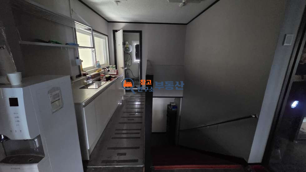 경기 고양일산서구 구산동 #연116평 #2종제조 #1층58+2층58평 #내부사무실 #빠른입주 #화물리프트2톤 #각층화장실 #탑골IC 1분 월세 매물번호 17582 사진 10