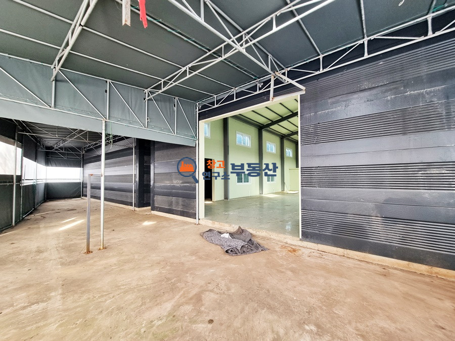 경기 파주시 파주읍 백석리 #240평 #60x4동 #준신축급 #대형단독마당 #공장 #대형차량진출입 #외부천막 매매 매물번호 16532 사진 7