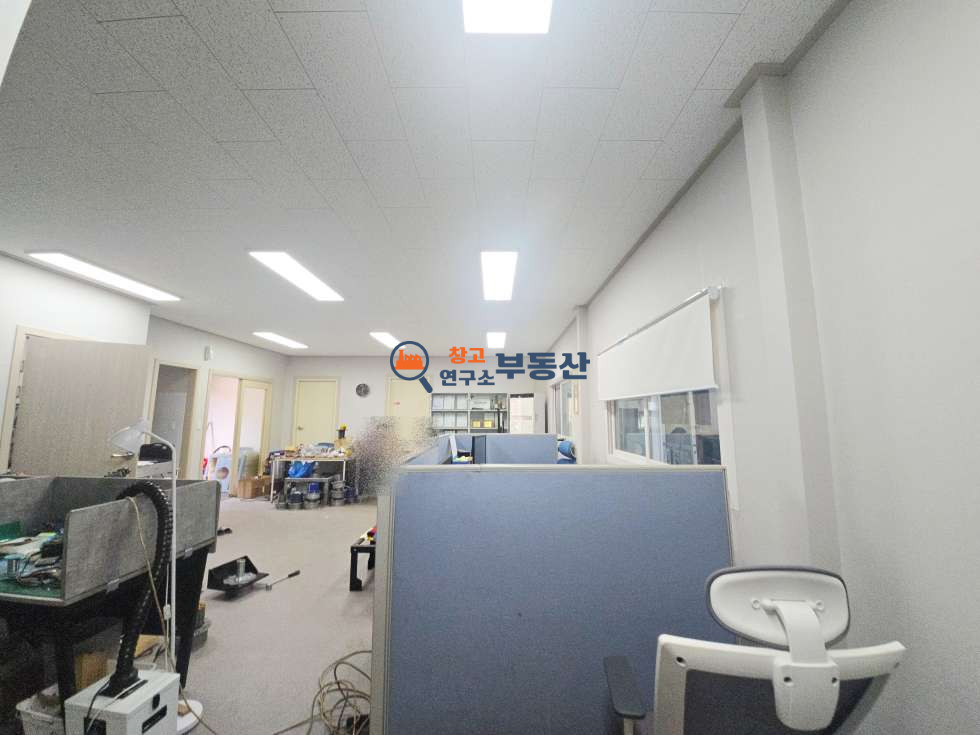 경기 파주시 탄현면 문지리 #2종제조매매 #100평 #층고8.5 #가설40평 #식품제조가능 #산업존 #준신축 #실사용추천 매매 매물번호 17588 사진 3