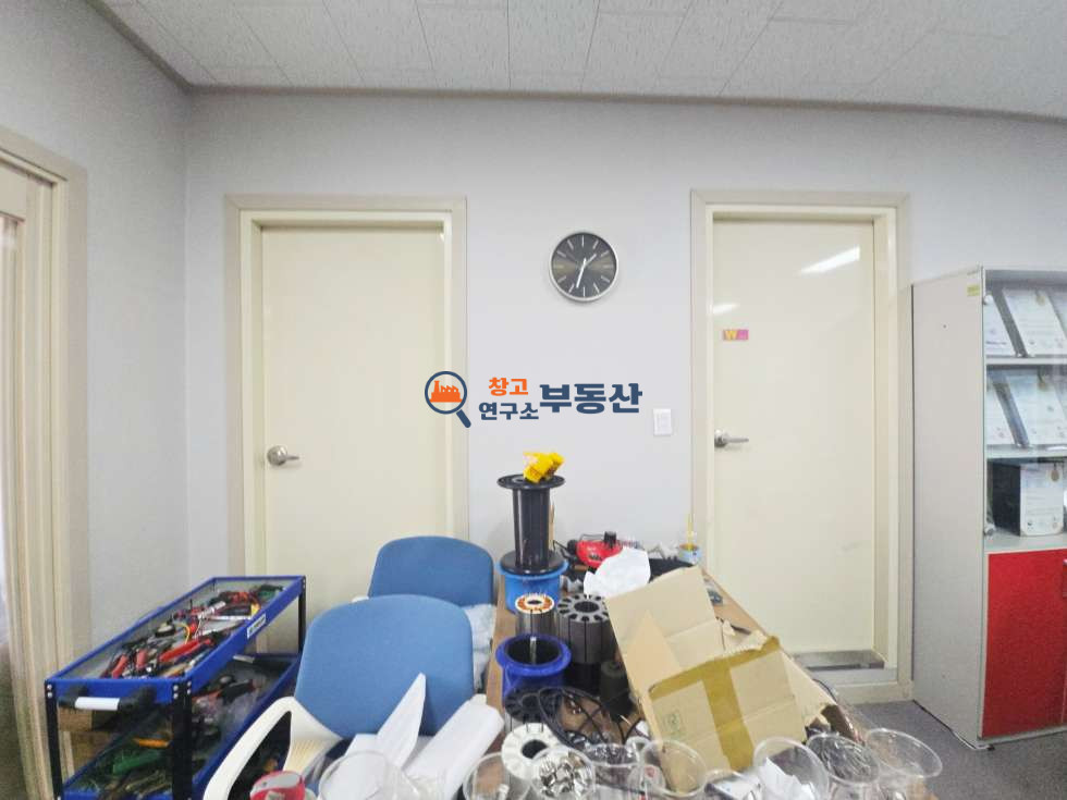 경기 파주시 탄현면 문지리 #2종제조매매 #100평 #층고8.5 #가설40평 #식품제조가능 #산업존 #준신축 #실사용추천 매매 매물번호 17588 사진 12