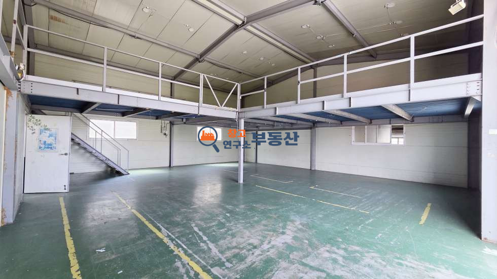 경기 파주시 산남동 #실면적80평 #2종사무소#복층구조 #탑골IC #내부사무실 #외부화장실 #동간사이가설천막 월세 매물번호 15647 사진 2
