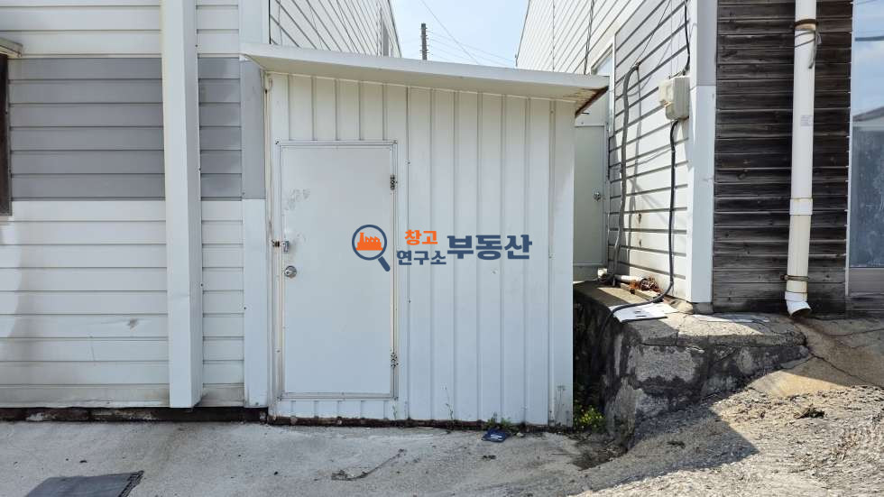 경기 파주시 산남동 #실면적80평 #2종사무소#복층구조 #탑골IC #내부사무실 #외부화장실 #동간사이가설천막 월세 매물번호 15647 사진 6
