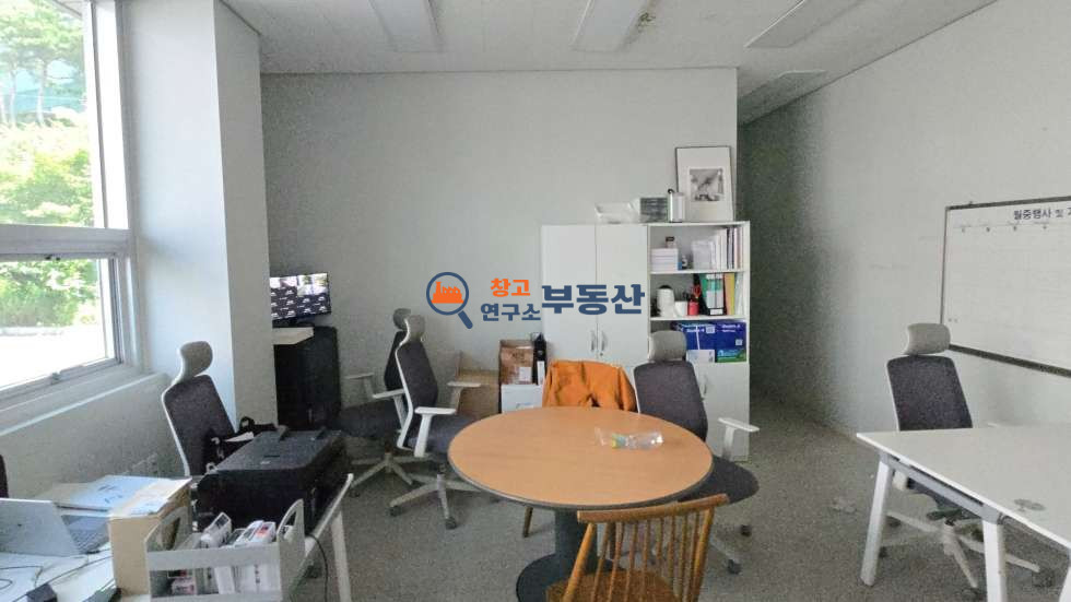 경기 파주시 탄현면 낙하리 #291평 #1층146평+2층146평 #식품공장 #40ft #대형마당 #준신축#사옥형공장 #해썹시설완비 #민원無 #냉난방시설완비 #즉시입주 월세 매물번호 16048 사진 3