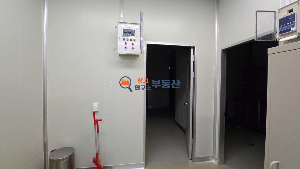 경기 파주시 탄현면 낙하리 #291평 #1층146평+2층146평 #식품공장 #40ft #대형마당 #준신축#사옥형공장 #해썹시설완비 #민원無 #냉난방시설완비 #즉시입주 월세 매물번호 16048 사진 6