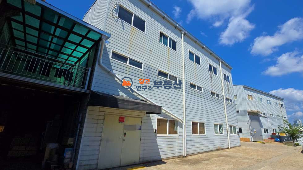 경기 고양일산서구 가좌동 #118평 #59평씩 2층#2종제조 #즉시입주 #송산IC인접 #내부사무실 #내부화장실 월세 매물번호 16095 사진 3