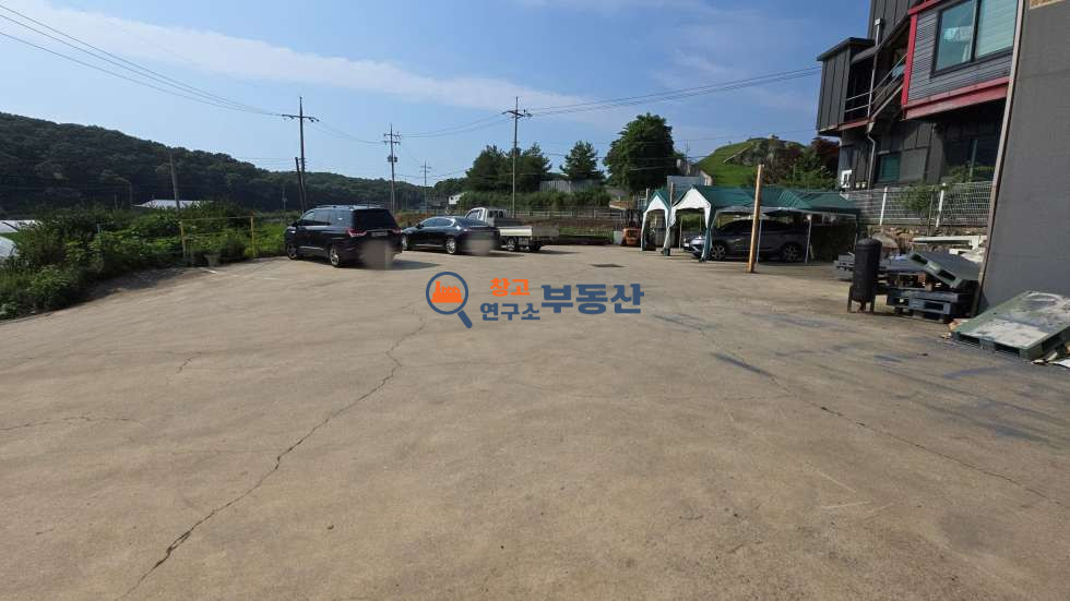 경기 파주시 검산동 #공장매매 #대지654평 #건230평(148.8+81.6평) #가설80평 #40FT #복층공간 #월롱ic #계획관리 #대형단독마당 #광고효과 #평당300 매매 매물번호 15965 사진 13