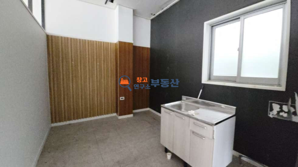 경기 고양일산서구 가좌동 #20평 #2종근생 #즉시입주 #자유로3분 #대로변 #광고효과 #대중교통 월세 매물번호 15903 사진 4