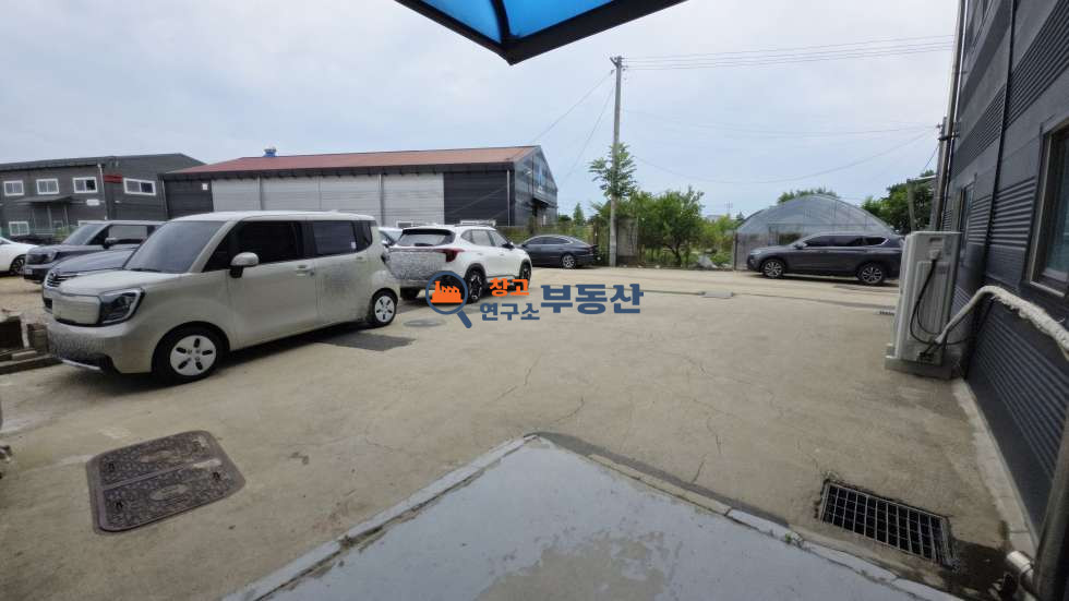 경기 고양덕양구 내곡동 #110평 #1종근생 #창고60+사무실50평 #즉시입주 #자유로3분 #야적장82평 포함 월세 매물번호 15902 사진 10