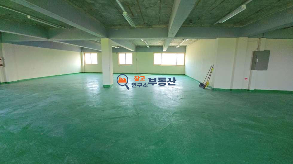 경기 고양일산서구 법곳동 #80평 #공장 #2층 부분임대 #대형차량가능#보관창고추천 #자유로인접 #화물EV #전기승압 월세 매물번호 15880 사진 5