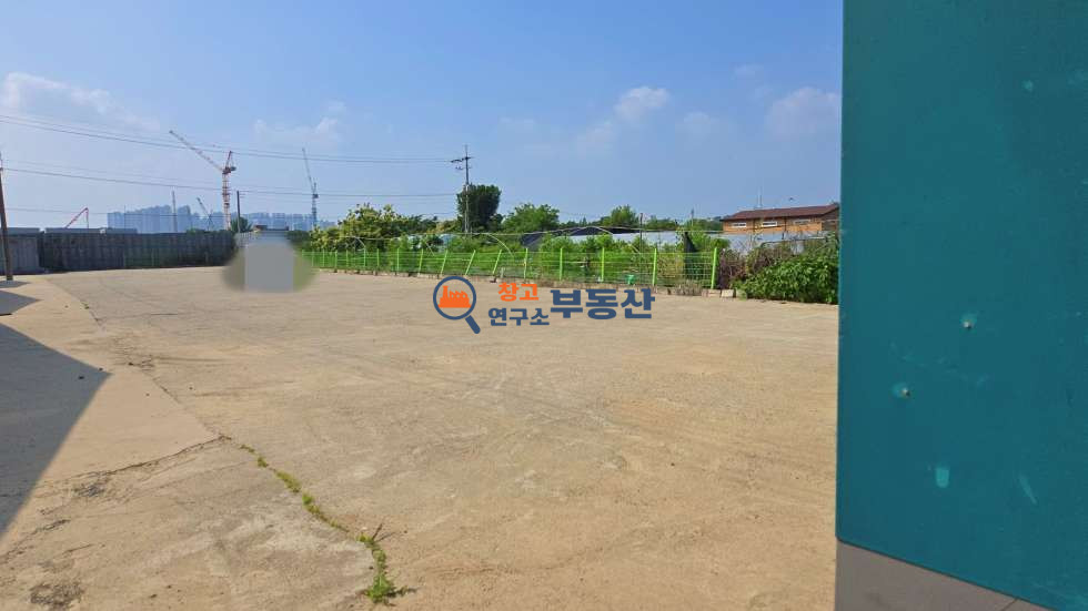 경기 고양일산동구 장항동 #동식물관련시설매매 #89평 #(60+30평 )#대형야적공간 #40FT가능 #내부사무실 #내부화장실 #평당500 매매 매물번호 15871 사진 8