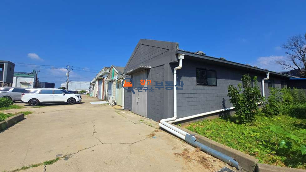 경기 파주시 신촌동 #49평 #공장 #내부사무실 #내부화장실 #2차선변 #민원無 #즉시입주 월세 매물번호 16051 사진 1