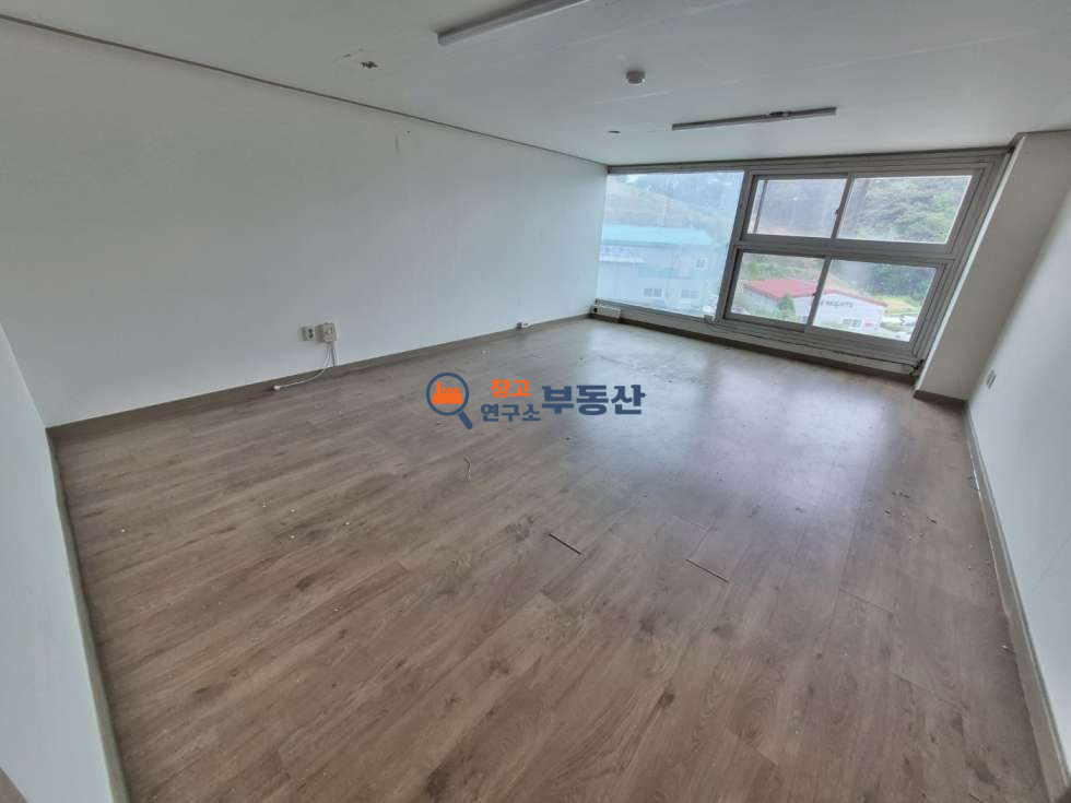 경기 파주시 법원읍 가야리 #토980평 #평당306 #건442평 #가설200평 #단독공장 #전기승압 매매 매물번호 17687 사진 11