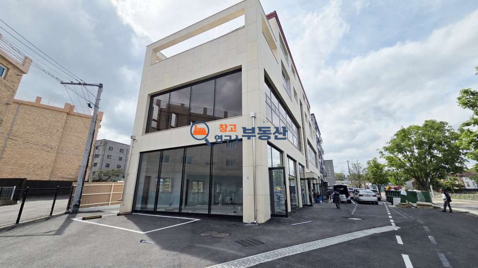 경기 고양일산서구 덕이동 #상가 #30평 #신축 #즉시입주 #도로변 #광고효과 #대중교통 월세 매물번호 17500 사진 3