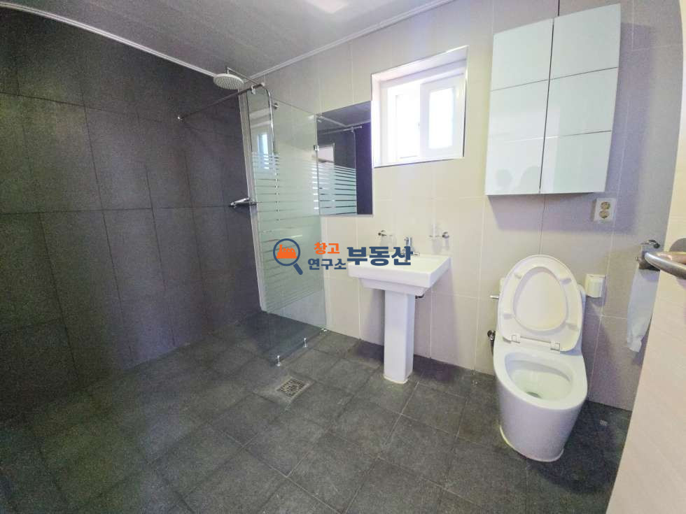 경기 파주시 송촌동 #228평 #공장 #전기130 #단독마당 #옥탑사무실포함 #층고10 #민원無 #신축급 #40피트 #도로변 #제조가능 #즉시입주 월세 매물번호 17710 사진 16