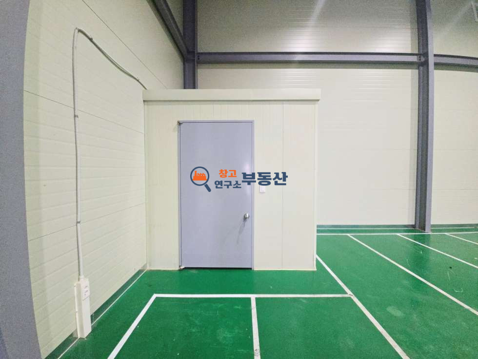 경기 파주시 신촌동 #120평 #1종근생 #60평씩2동 #내부사무실및 화장실 #신축급 #층고8 월세 매물번호 17697 사진 6