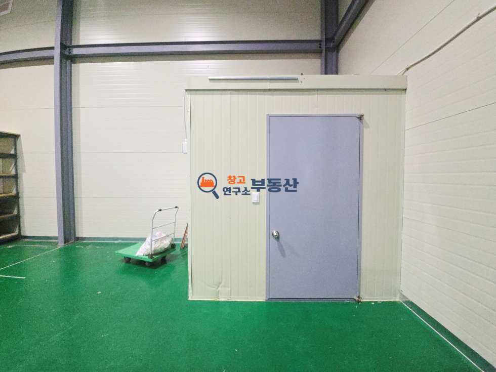 경기 파주시 신촌동 #120평 #1종근생 #60평씩2동 #내부사무실및 화장실 #신축급 #층고8 월세 매물번호 17697 사진 10